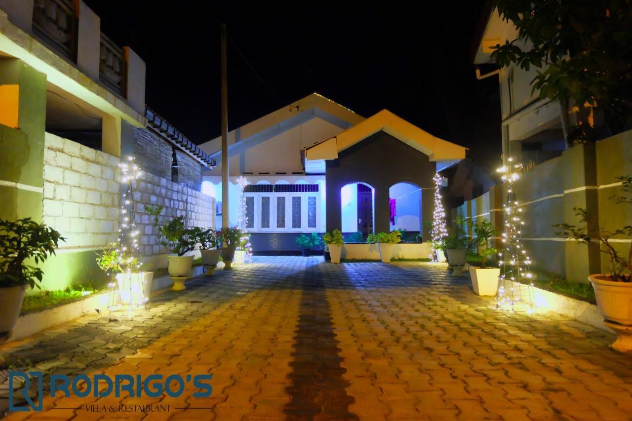 Rodrigo'S Villa & Restaurant ネゴンボ エクステリア 写真