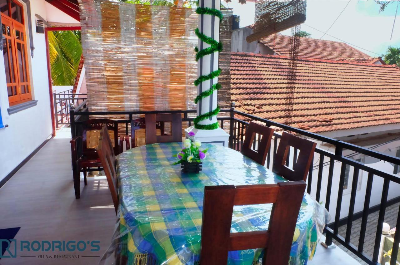 Rodrigo'S Villa & Restaurant ネゴンボ エクステリア 写真
